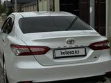 Toyota Camry 2019 года за 13 500 000 тг. в Шымкент – фото 5