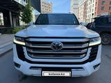 Toyota Land Cruiser 2022 года за 65 000 000 тг. в Астана