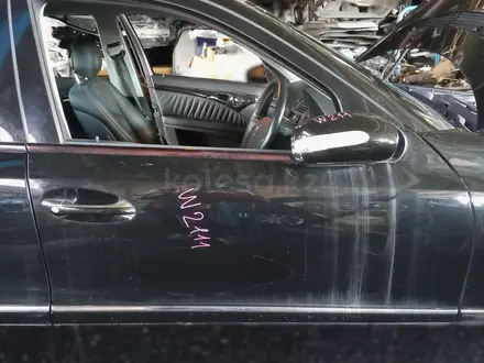 Дверь передняя Mercedes E-Class (W211) за 50 000 тг. в Усть-Каменогорск