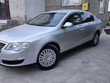 Volkswagen Passat 2005 годаүшін3 000 000 тг. в Шымкент