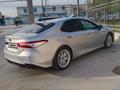 Toyota Camry 2018 года за 14 000 000 тг. в Алматы – фото 3