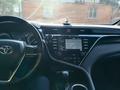 Toyota Camry 2018 года за 14 000 000 тг. в Алматы – фото 4