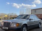 Mercedes-Benz E 230 1991 года за 1 190 000 тг. в Астана