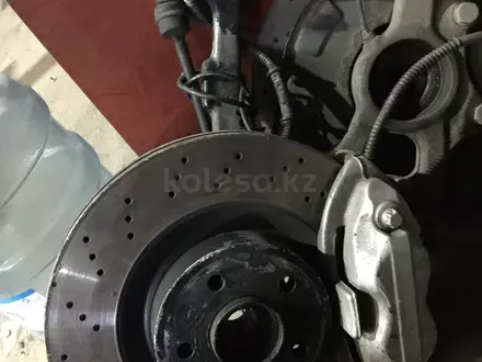 Цапфа передняя на Мерседес w 221 4 matic за 1 000 тг. в Алматы