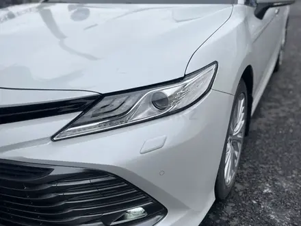 Toyota Camry 2019 года за 15 200 000 тг. в Усть-Каменогорск – фото 4