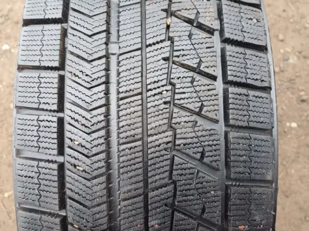 245/45R19 BRIDGESTONE — Одиночка. за 40 000 тг. в Алматы