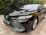 Toyota Camry 2018 года за 15 300 000 тг. в Алматы – фото 4