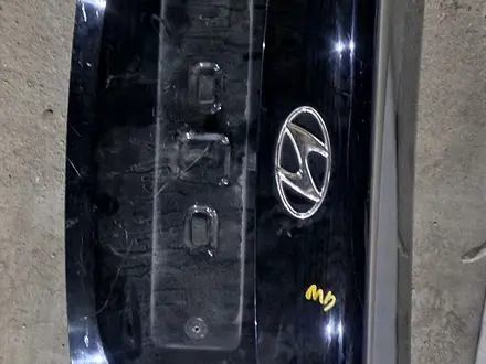 Крышка багажника на HYUNDAI KIA за 10 000 тг. в Шымкент – фото 4