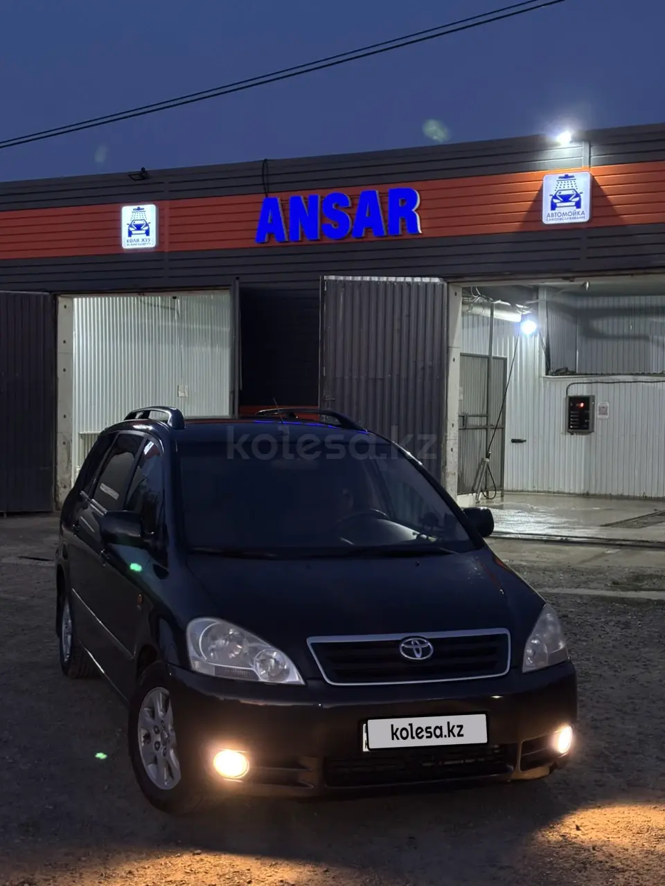 Toyota Avensis Verso, 2001