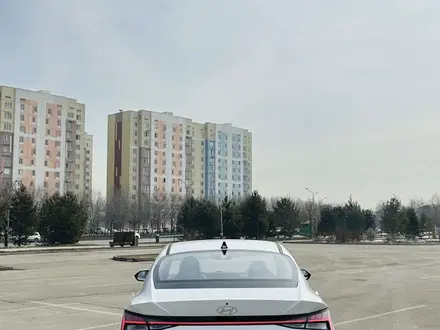 Hyundai Elantra 2024 годаүшін9 900 000 тг. в Алматы – фото 3