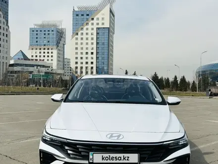 Hyundai Elantra 2024 годаүшін9 900 000 тг. в Алматы