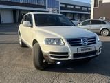 Volkswagen Touareg 2005 года за 3 200 000 тг. в Караганда – фото 2