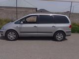 Volkswagen Sharan 2004 годаүшін2 600 000 тг. в Кентау