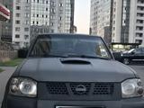 Nissan NP300 2009 года за 5 000 000 тг. в Астана – фото 2