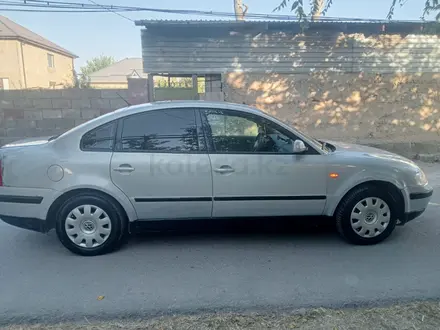 Volkswagen Passat 1997 года за 1 500 000 тг. в Шымкент – фото 2