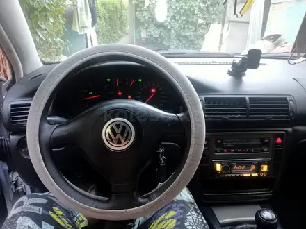Volkswagen Passat 1997 года за 1 500 000 тг. в Шымкент – фото 6