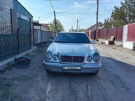 Mercedes-Benz E 230 1995 года за 2 950 000 тг. в Астана – фото 26