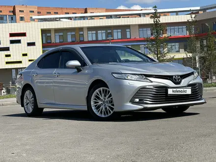 Toyota Camry 2019 года за 14 000 000 тг. в Астана – фото 5