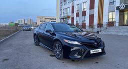 Toyota Camry 2019 года за 13 300 000 тг. в Астана – фото 2