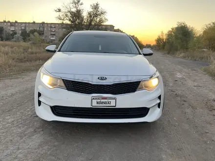 Kia Optima 2017 года за 6 800 000 тг. в Караганда – фото 2