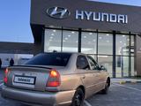 Hyundai Accent 2002 года за 2 200 000 тг. в Актау – фото 2