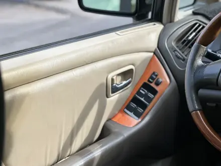 Lexus RX 300 2002 года за 4 500 000 тг. в Алматы – фото 13