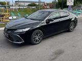 Toyota Camry 2022 года за 16 950 000 тг. в Астана – фото 3