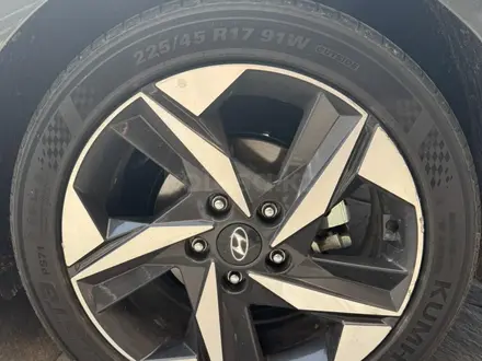 Hyundai Elantra 2023 года за 9 490 000 тг. в Алматы – фото 12