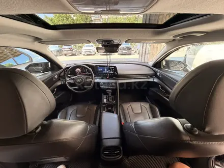 Hyundai Elantra 2023 года за 9 490 000 тг. в Алматы – фото 15