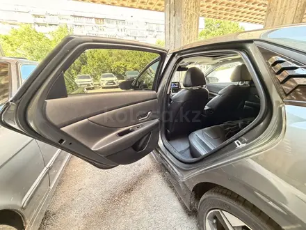 Hyundai Elantra 2023 года за 9 490 000 тг. в Алматы – фото 17