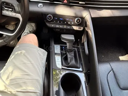 Hyundai Elantra 2023 года за 9 490 000 тг. в Алматы – фото 21