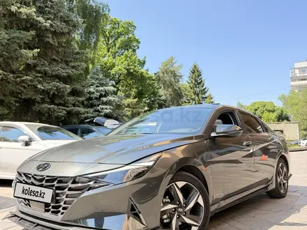 Hyundai Elantra 2023 года за 9 490 000 тг. в Алматы – фото 23