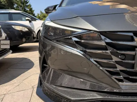 Hyundai Elantra 2023 года за 9 490 000 тг. в Алматы – фото 8