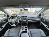 Toyota Camry 2016 годаүшін9 500 000 тг. в Актобе – фото 5