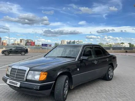 Mercedes-Benz E 230 1991 года за 2 550 000 тг. в Караганда – фото 2