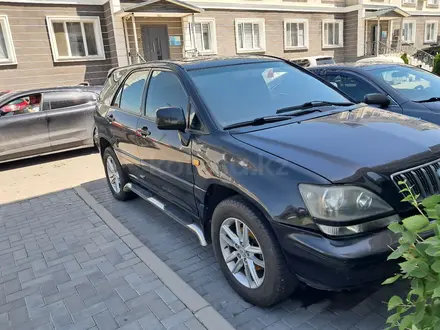 Lexus RX 300 2001 года за 4 700 000 тг. в Алматы – фото 2