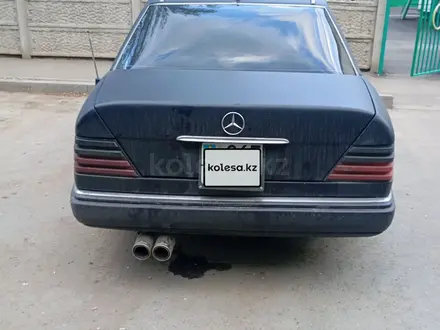 Mercedes-Benz E 300 1991 года за 1 800 000 тг. в Павлодар – фото 2