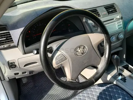 Toyota Camry 2010 года за 7 000 000 тг. в Уральск – фото 9