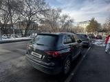 Volkswagen Tiguan 2018 года за 9 800 000 тг. в Алматы – фото 2