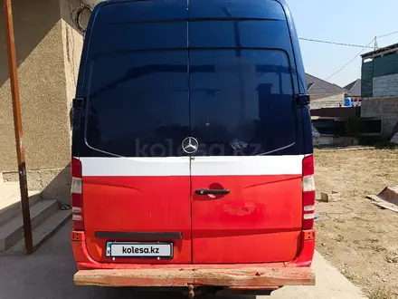 Mercedes-Benz Sprinter 2008 года за 7 700 000 тг. в Алматы – фото 4