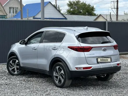 Kia Sportage 2017 года за 9 600 000 тг. в Актобе – фото 5