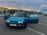 Volkswagen Golf 1993 годаfor1 600 000 тг. в Караганда