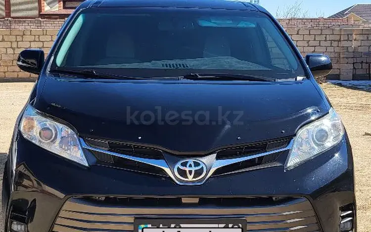 Toyota Sienna 2015 года за 12 500 000 тг. в Актау