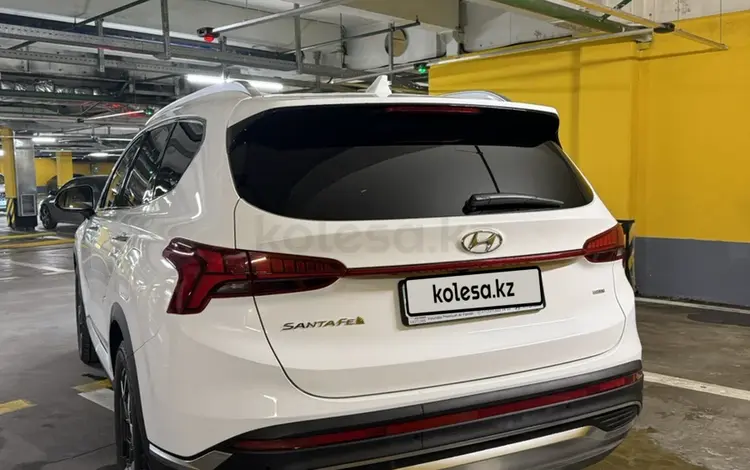 Hyundai Santa Fe 2022 годаfor17 000 000 тг. в Алматы