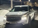 Hyundai Santa Fe 2022 года за 17 000 000 тг. в Алматы