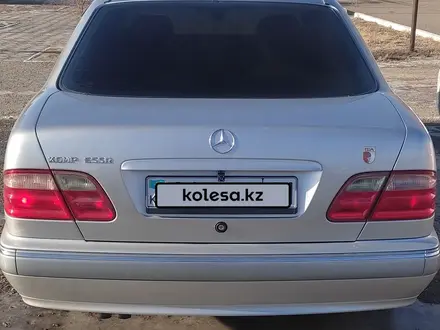 Mercedes-Benz E 200 2001 года за 5 500 000 тг. в Байконыр – фото 2