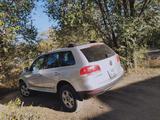 Volkswagen Touareg 2004 года за 4 800 000 тг. в Топар – фото 3