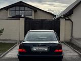 Mercedes-Benz C 200 1998 годаfor2 450 000 тг. в Караганда – фото 3
