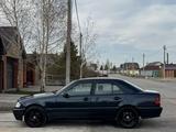Mercedes-Benz C 200 1998 годаfor2 450 000 тг. в Караганда – фото 5