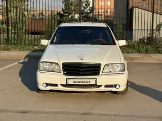 Mercedes-Benz C 320